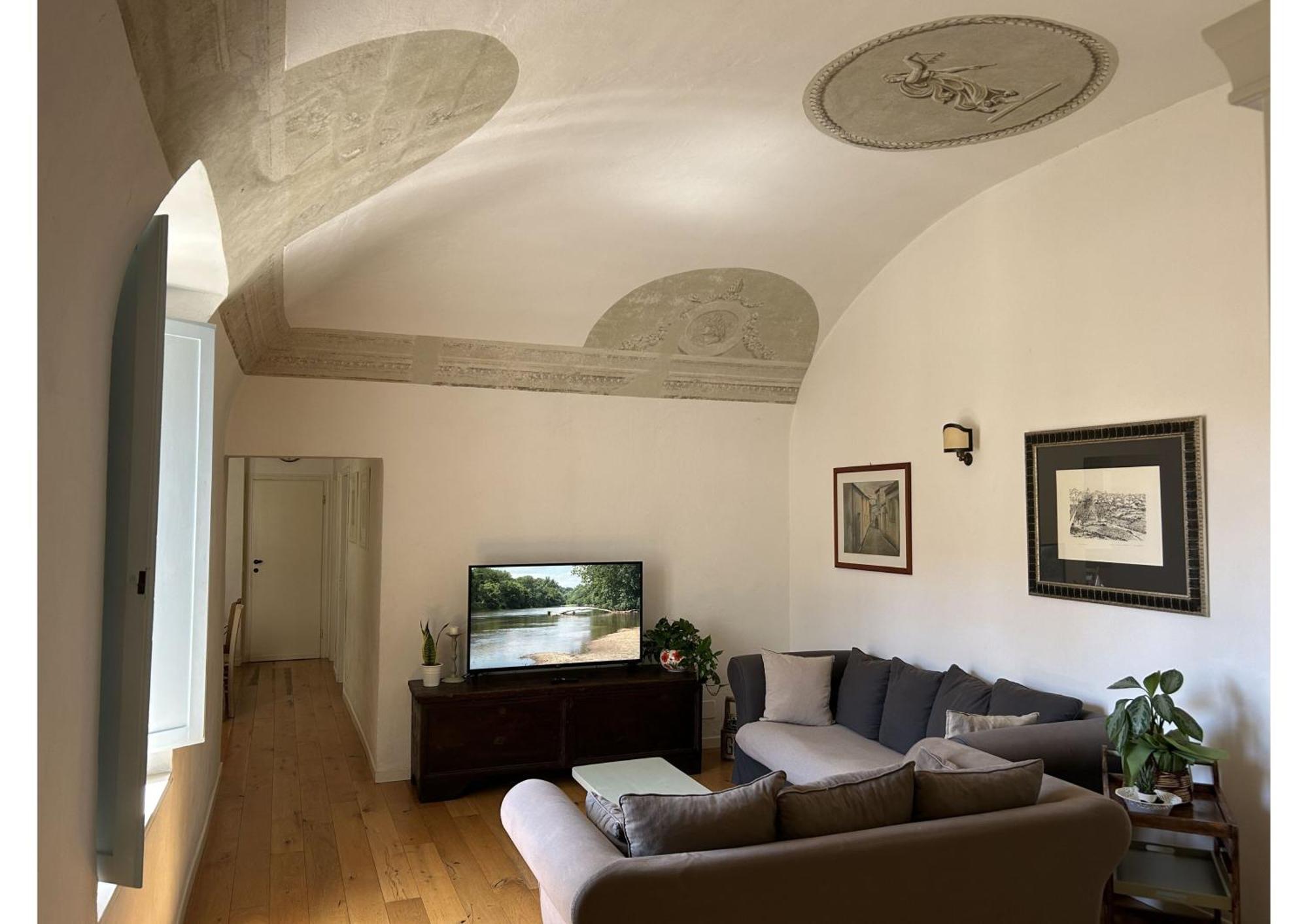 Frescos House